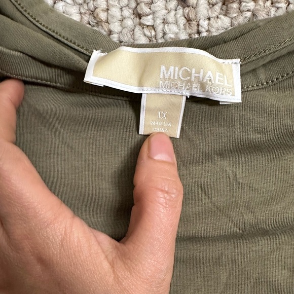 Michael Kors olive Green Relaxed 3/4 Sleeve Blouse size 1X - Picture 2 of 8